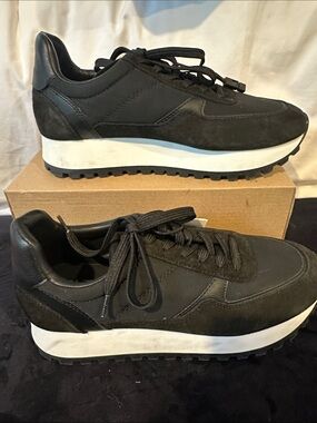 Zara NWT Black and White Women's Platform Lace-Up Sneakers. Never Worn. Size 40